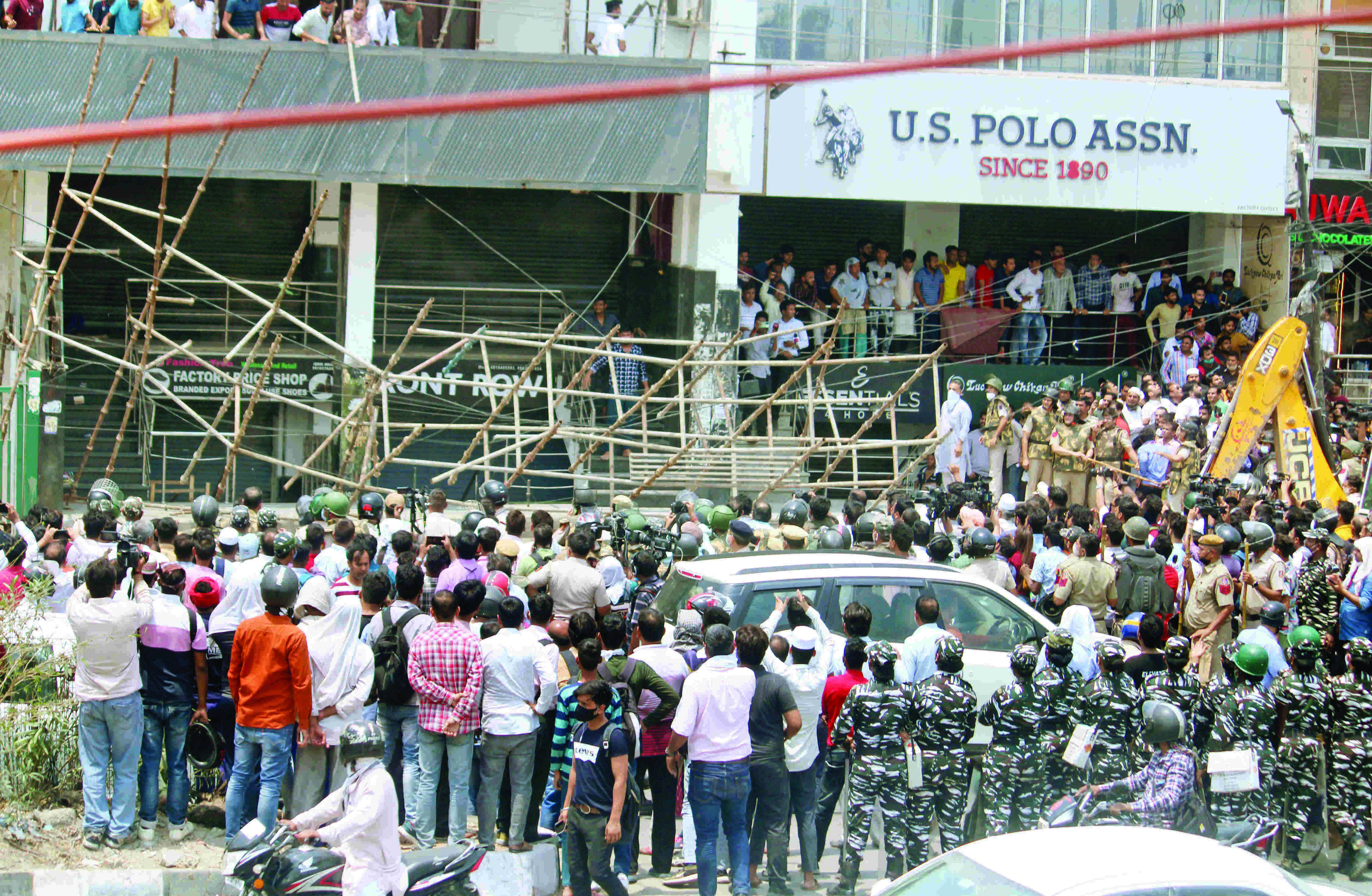 SC refuses to entertain plea   by CPI(M) on Shaheen Bagh