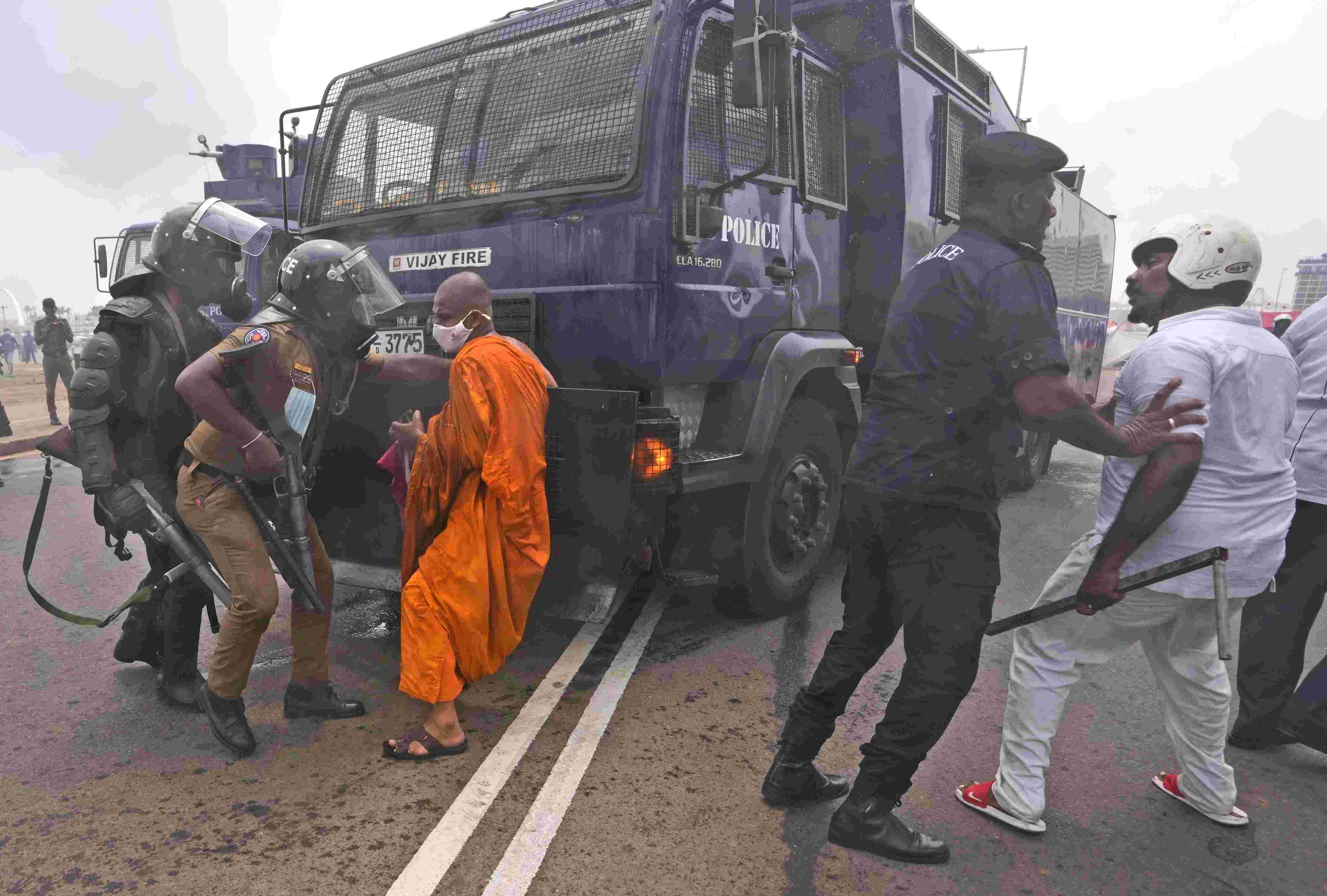 Death toll in Sri Lanka violence rises to eight Death toll in Sri Lanka violence rises to eight