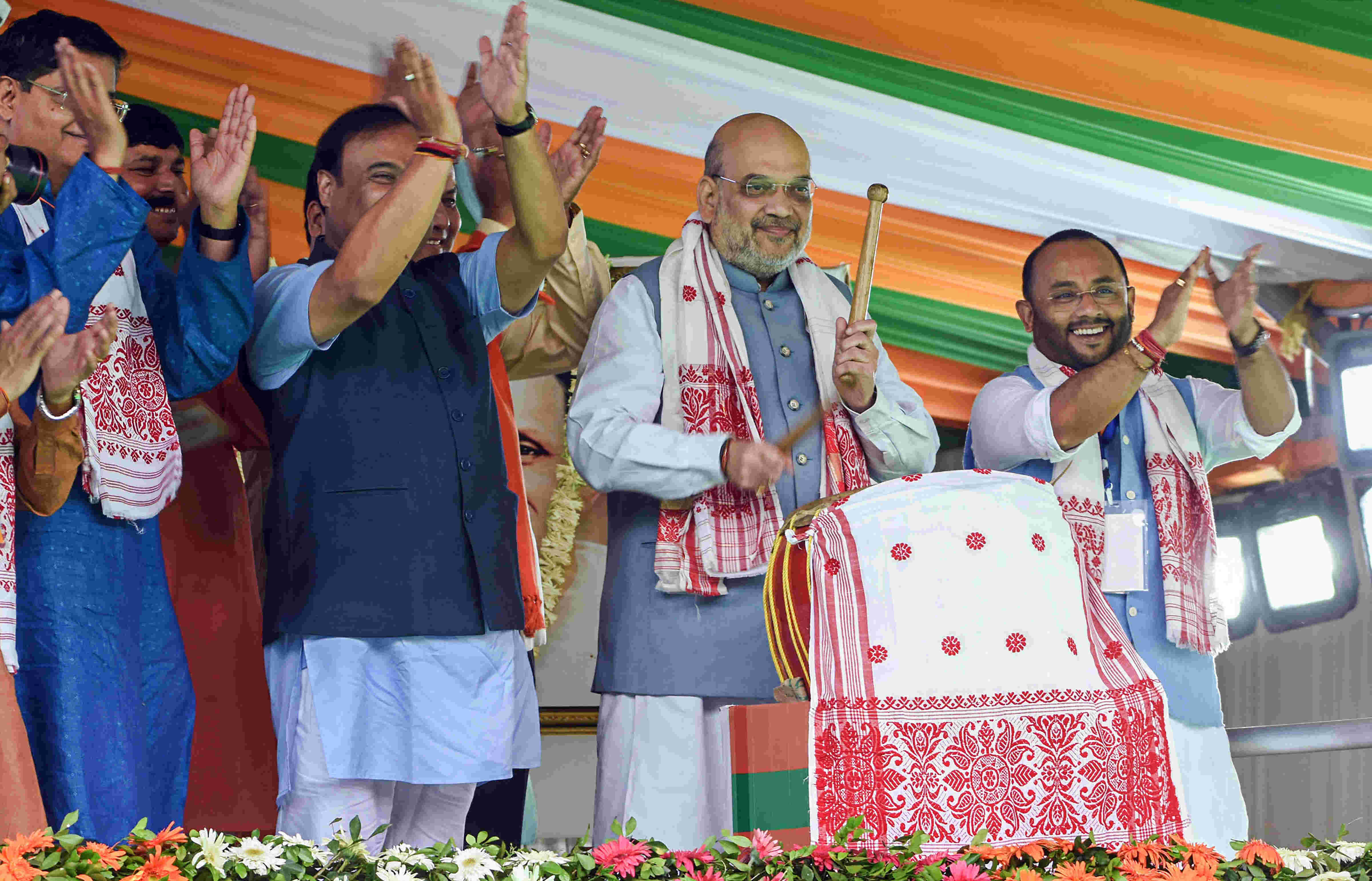 Assam tackling illegal migration, Bengal is not: Shah Assam tackling illegal migration, Bengal is not: Shah