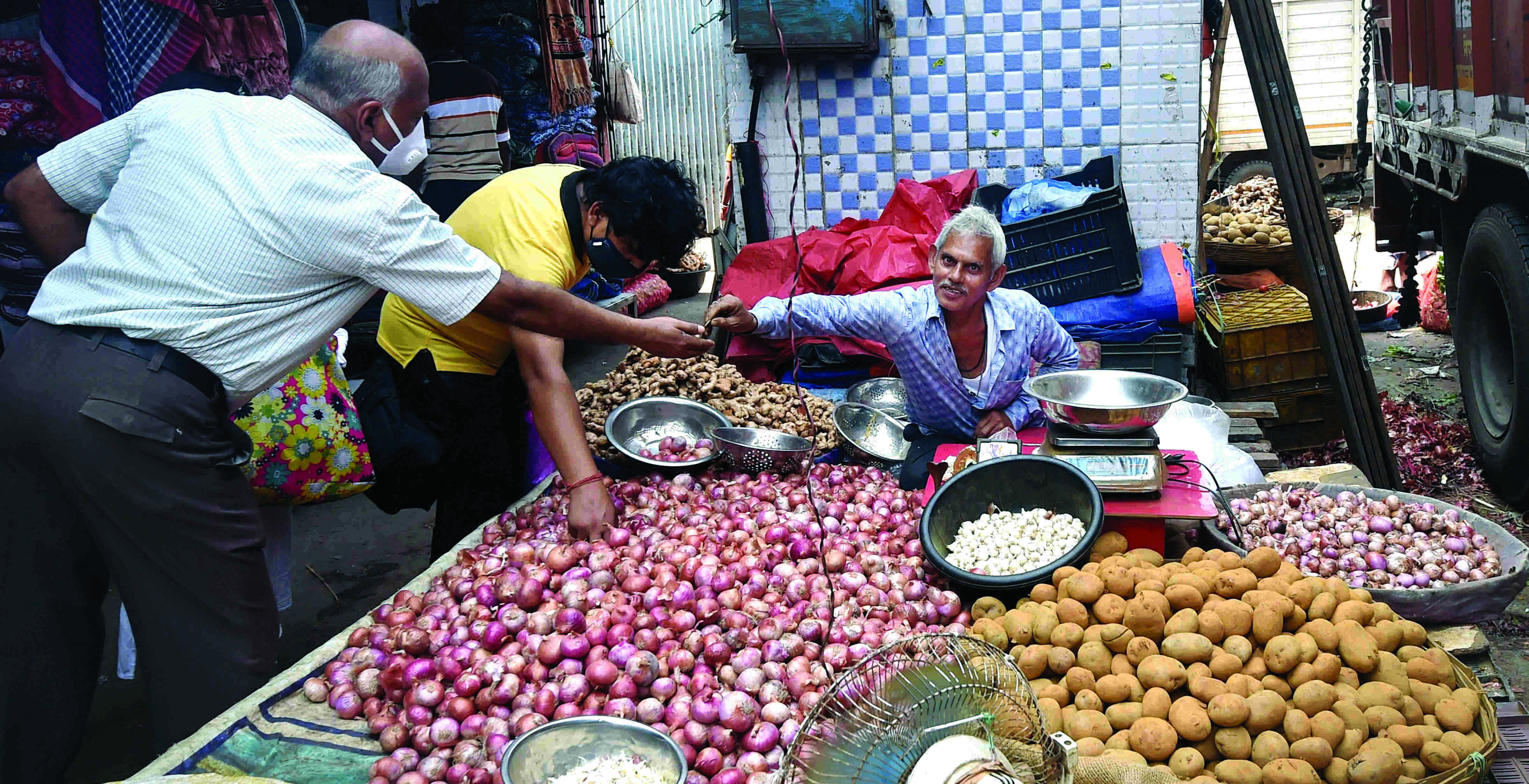 To curb price hike: State to release 60 lakh metric tonnes of potatoes To curb price hike: State to release 60 lakh metric tonnes of potatoes