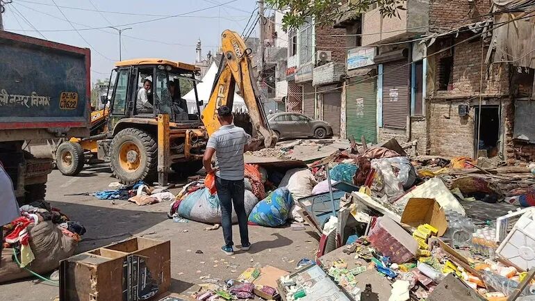 SDMC carries out anti-encroachment drive in Najafgarh, West zones