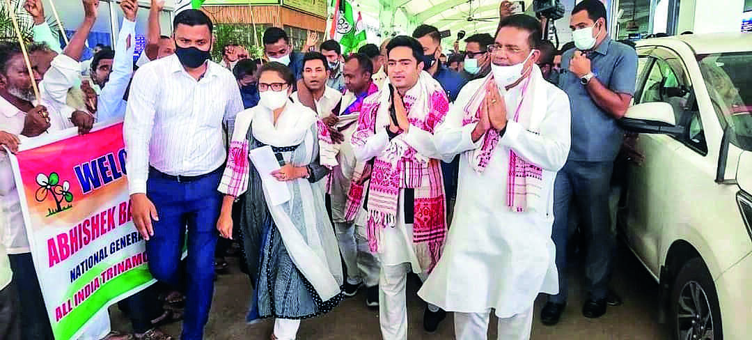 Take off your spectacles of communalism, you will see India is in danger Take off your spectacles of communalism, you will see India is in danger