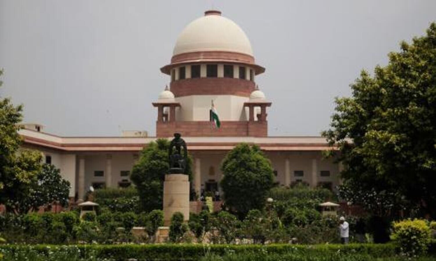SC refuses to grant interim relief on pleas seeking stay on LIC IPO share allotment