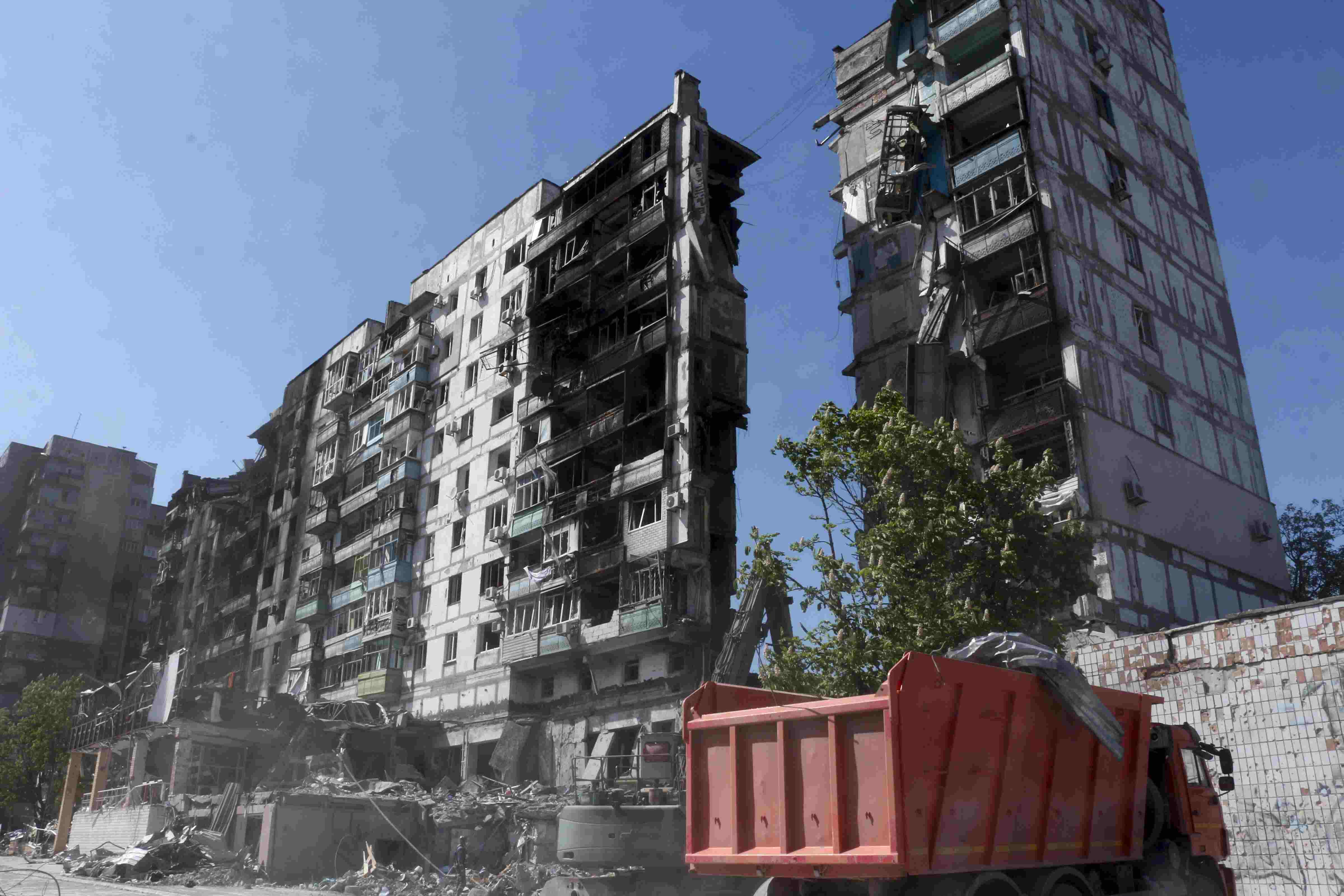 Ukraine puts Russian solider accused of war crime on trial Ukraine puts Russian solider accused of war crime on trial