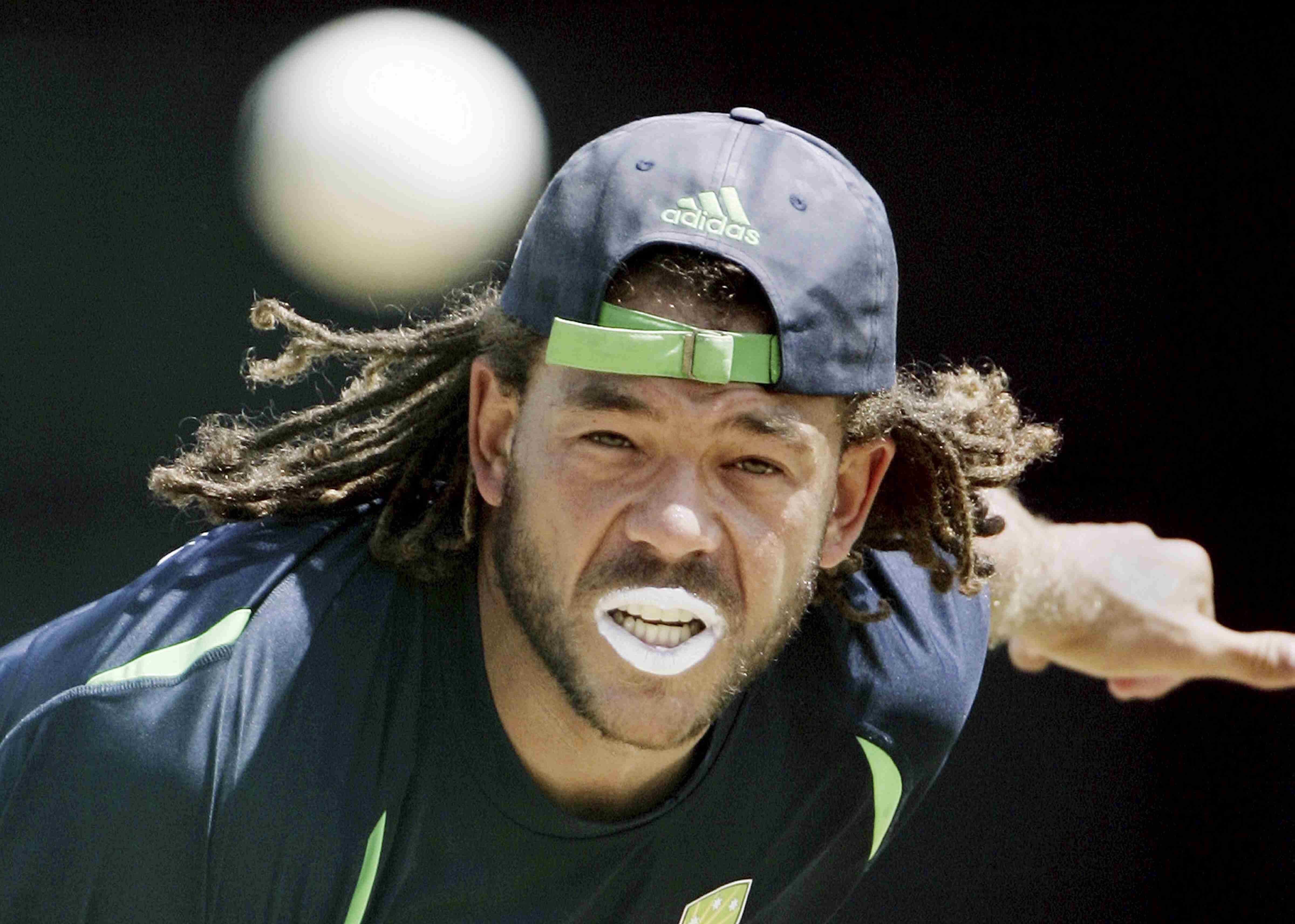 Former Australia all-rounder Andrew Symonds dies in car crash Former Australia all-rounder Andrew Symonds dies in car crash
