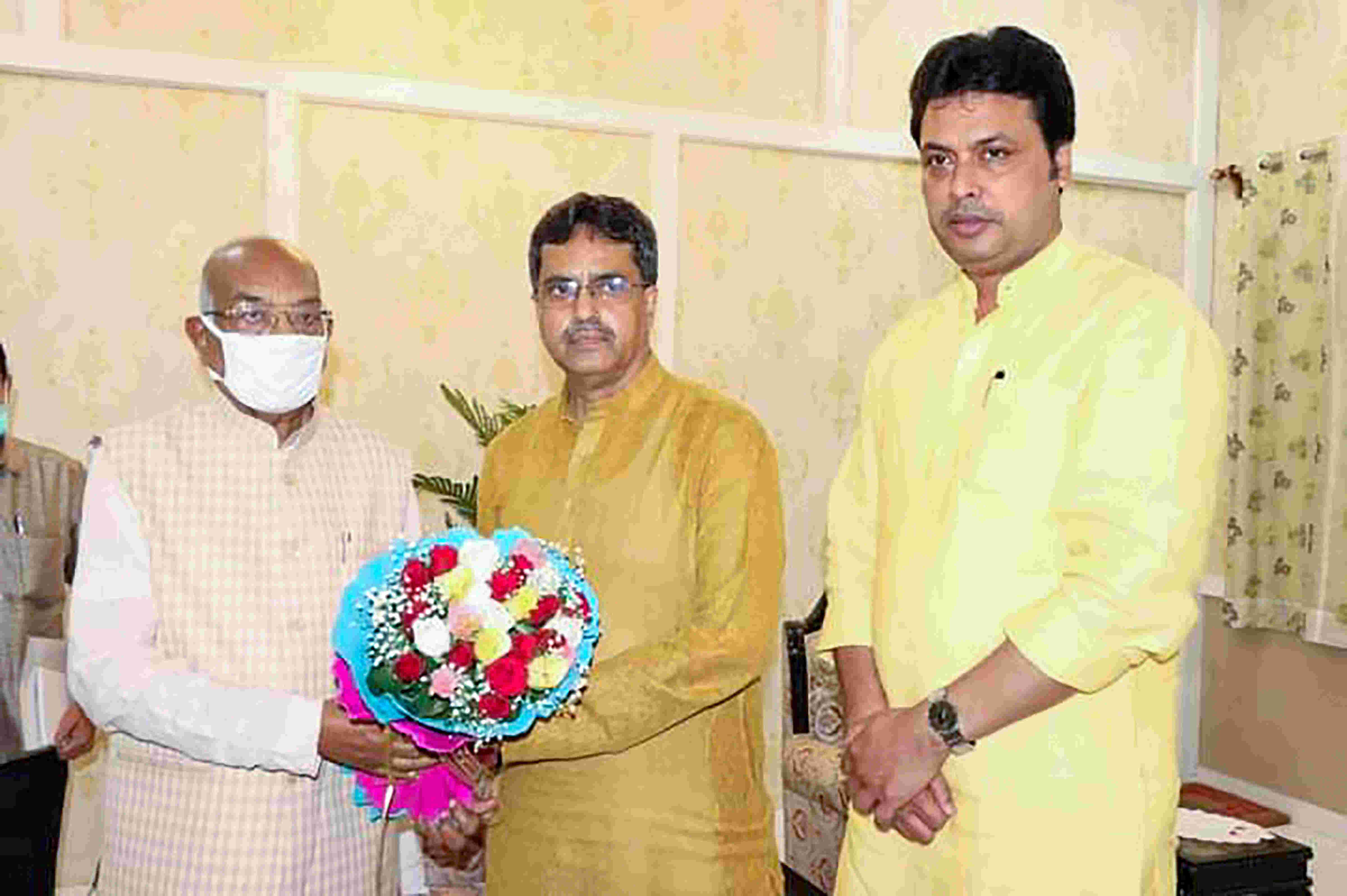 Manik Saha takes oath as Tripura CM