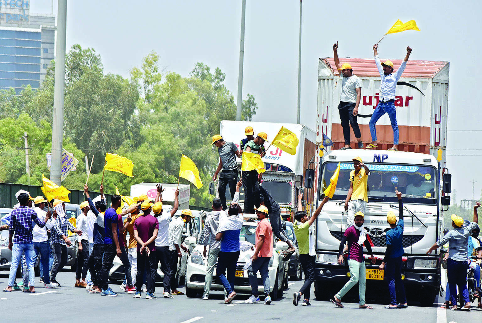 Chaos during Ahir protest, police lodges FIRs for ruckus on road Chaos during Ahir protest, police lodges FIRs for ruckus on road