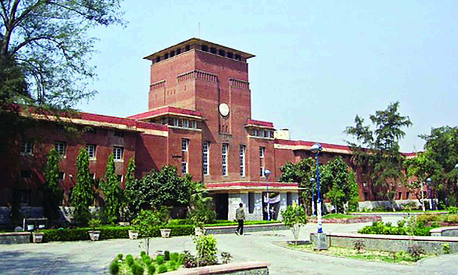 DU teachers seek V-Cs intervention as   CoA begins admission as part of AUD