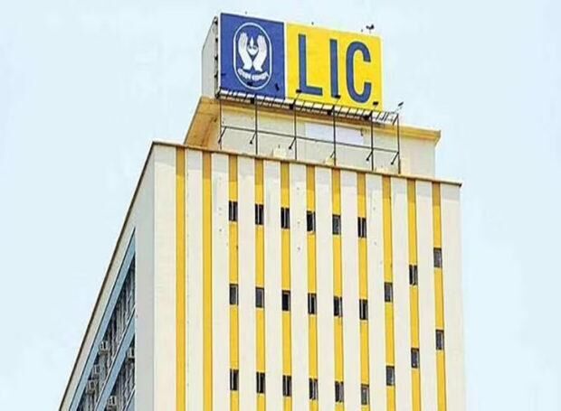 LIC sees lacklustre debut in stock market, lists at over 8% discount