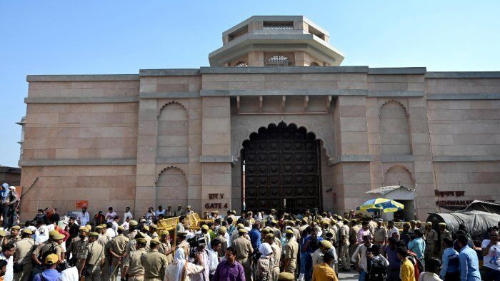 Gyanvapi: SC directs DM, Varanasi to ensure protection of area where Shivling found, allows Muslim to offer namaz Gyanvapi: SC directs DM, Varanasi to ensure protection of area where Shivling found, allows Muslim to offer namaz