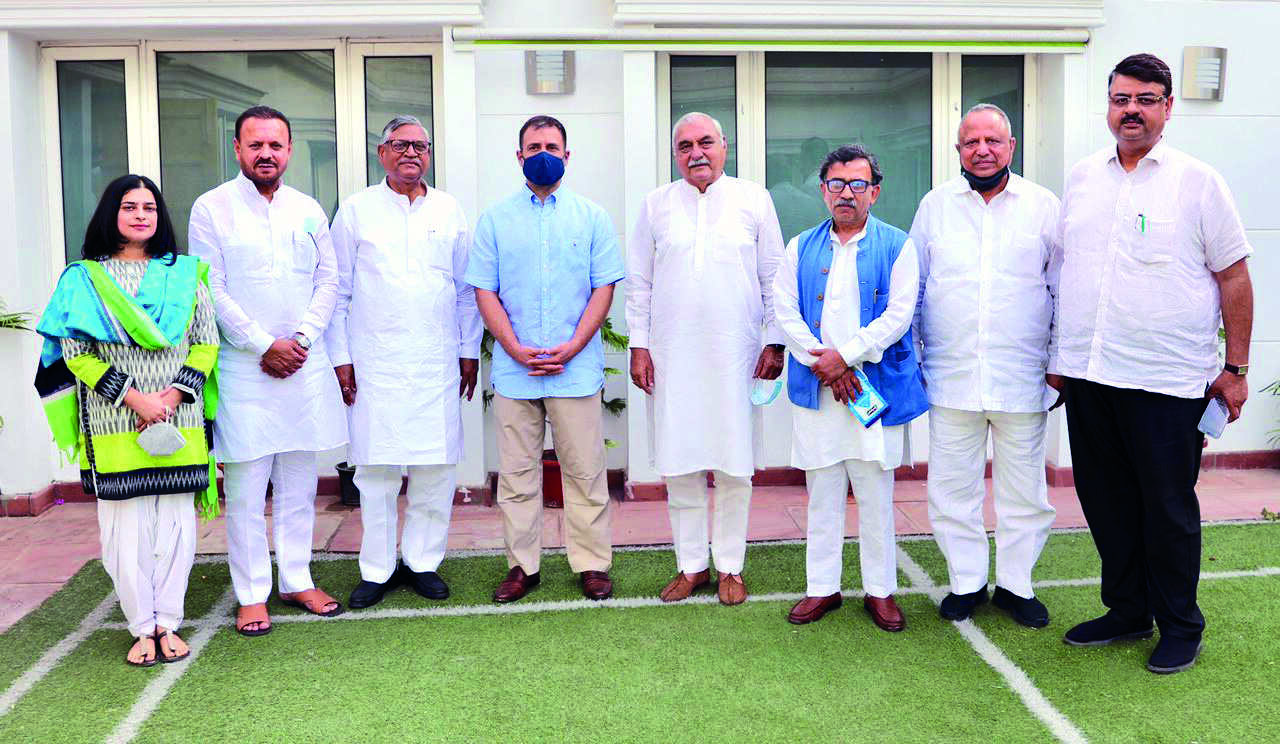 Rahul meets newly-appointed office bearers in Haryana Rahul meets newly-appointed office bearers in Haryana