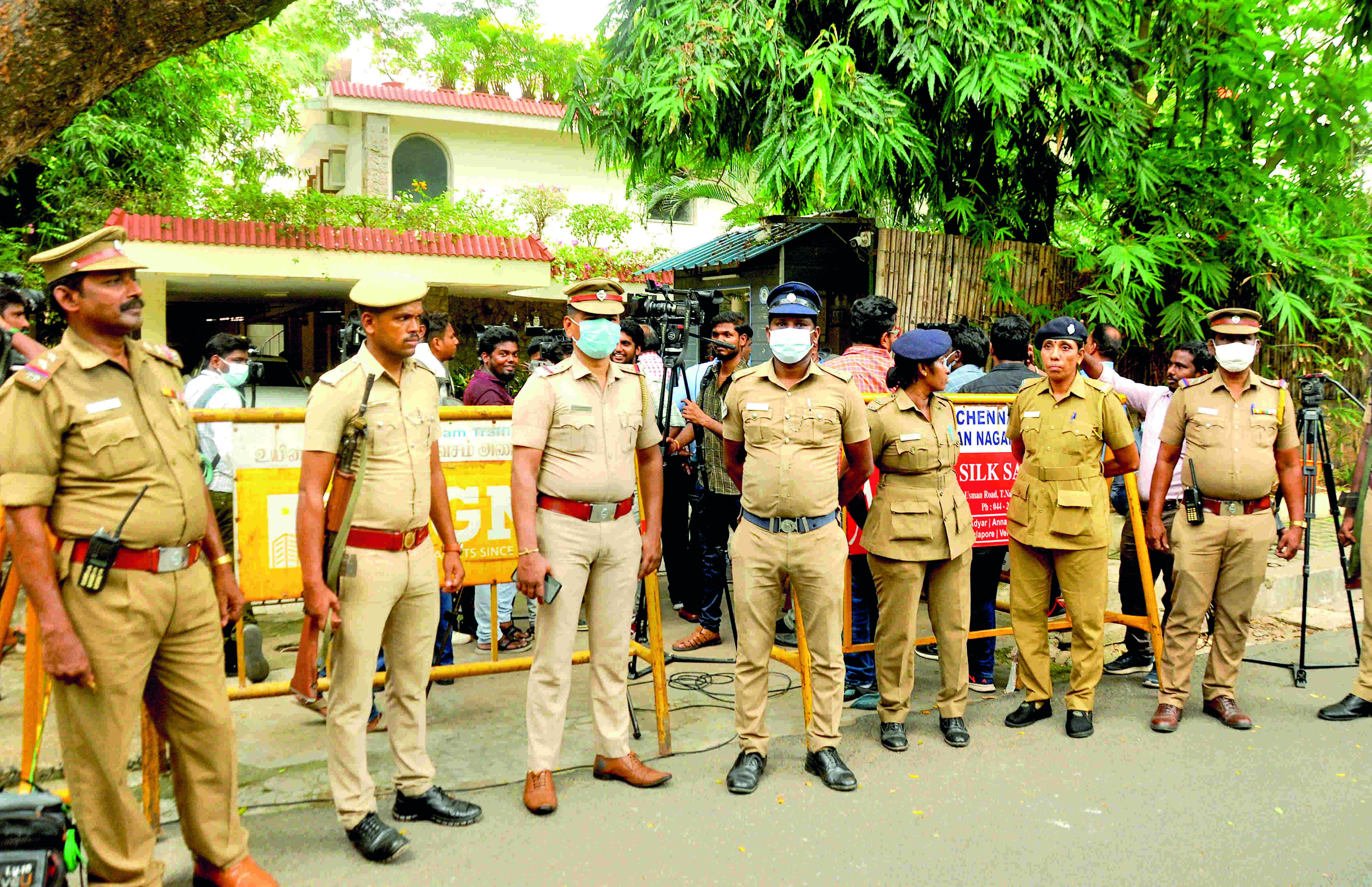 CBI raids wrong, party stands behind Chidambaram: Cong CBI raids wrong, party stands behind Chidambaram: Cong