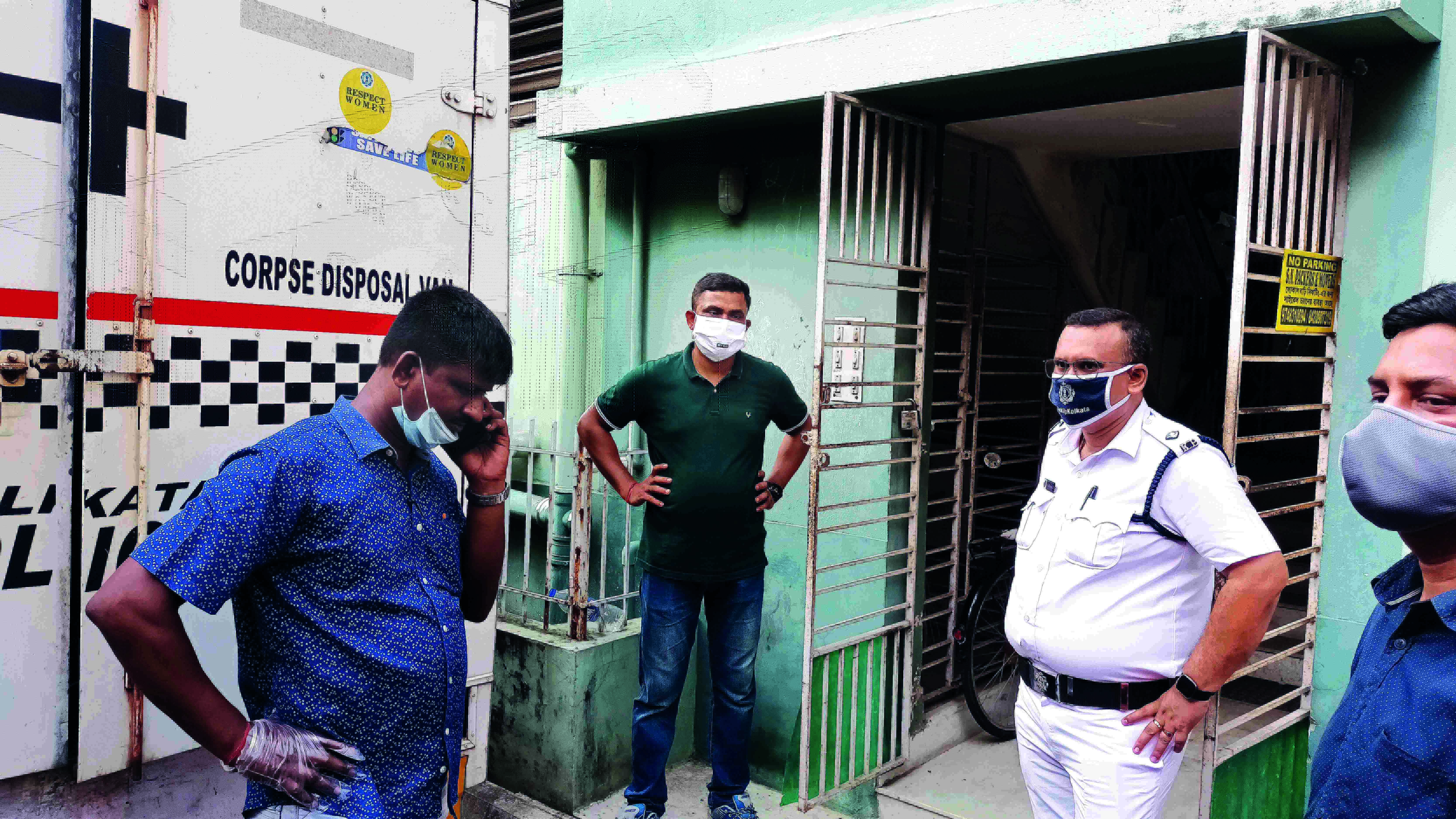 Bijoygarh: Body of elderly found wrapped in plastic in flat Bijoygarh: Body of elderly found wrapped in plastic in flat