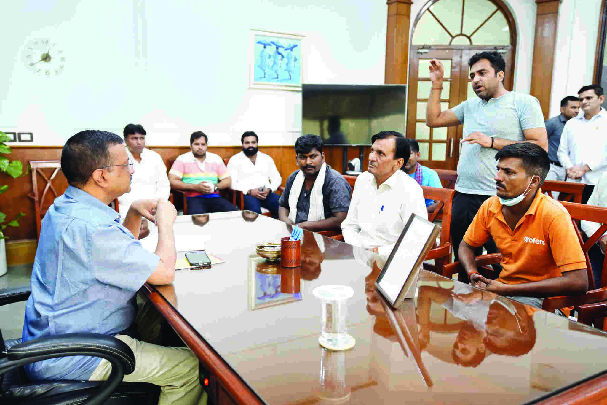 Mundka: CM Kejriwal meets local   heroes who helped in rescue ops