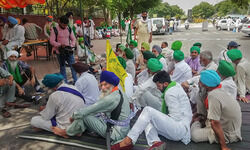 Punjab farmers end protest at Chandigarh-Mohali border as AAP govt accepts their several demands Punjab farmers end protest at Chandigarh-Mohali border as AAP govt accepts their several demands