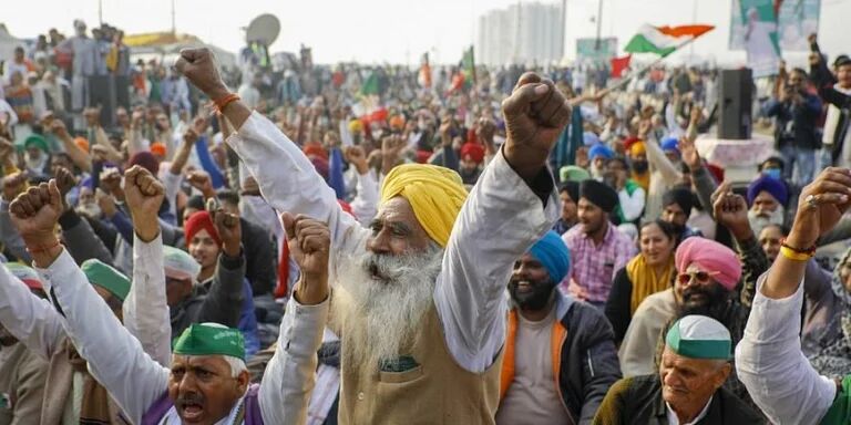 After being stopped to March towards Chandigarh, protesting Punjab farmers spend night on road