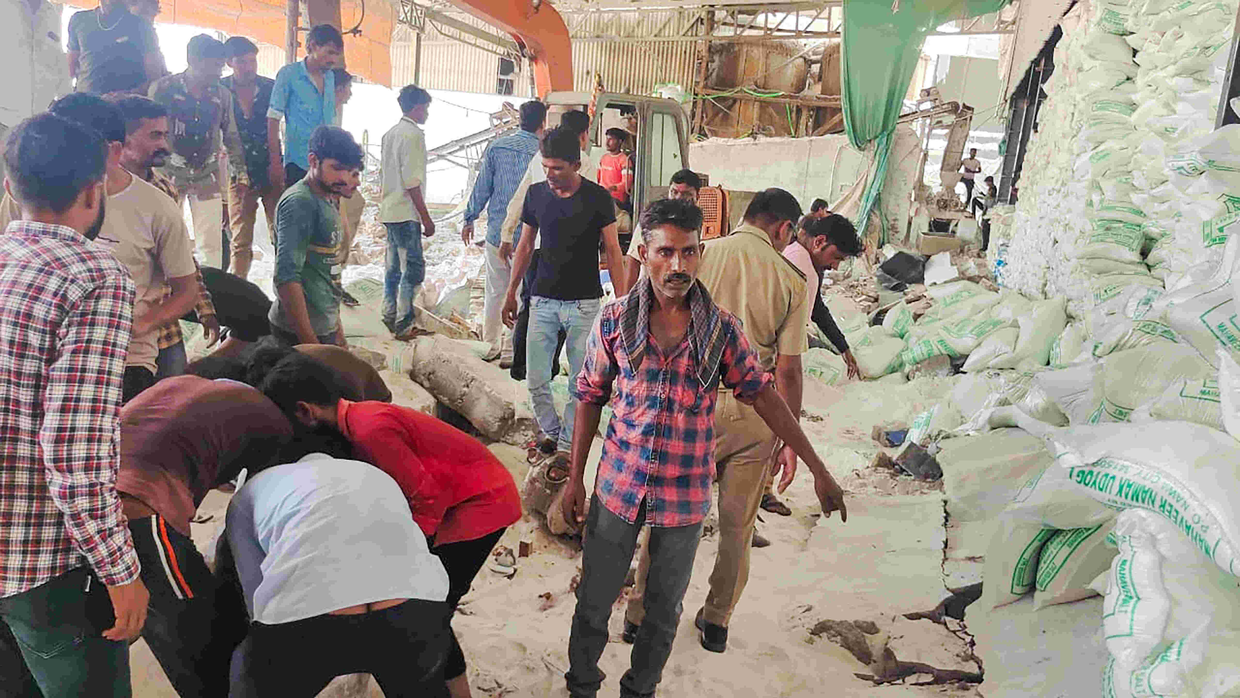Gujarat: 12 labourers killed in wall collapse at factory in Morbi Gujarat: 12 labourers killed in wall collapse at factory in Morbi