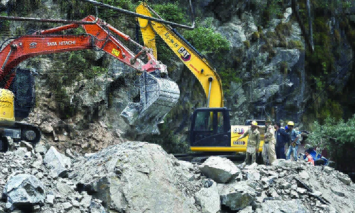 Labourers body recovered, 9 still trapped