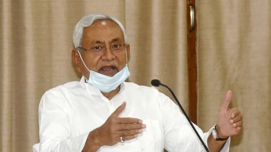 Nitish dodges query about CBI raids on houses of Lalu, Rabri Nitish dodges query about CBI raids on houses of Lalu, Rabri