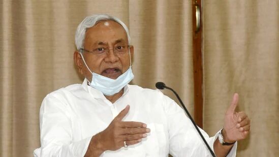 Nitish dodges query about CBI raids on houses of Lalu, Rabri