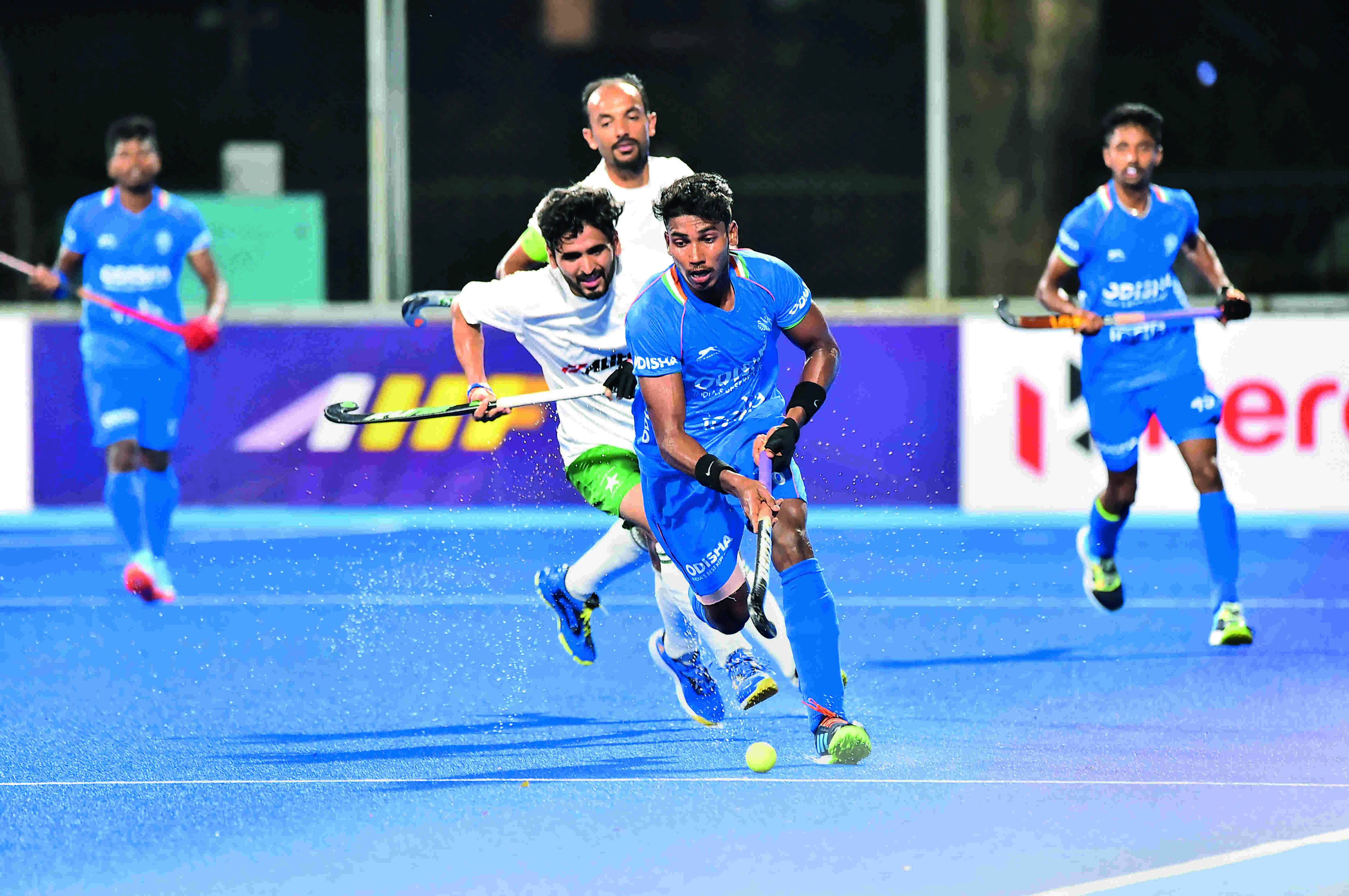 India concede late goal to draw 1-1 with Pak in Asia Cup hockey India concede late goal to draw 1-1 with Pak in Asia Cup hockey