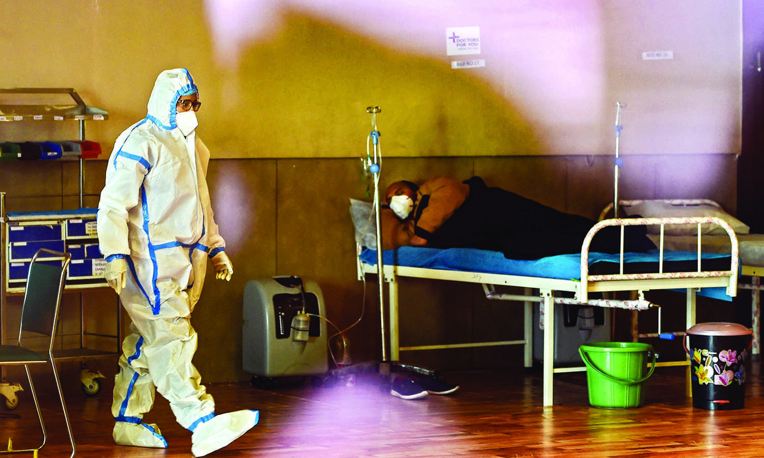 Delhi sees 403 new   cases, 1 more death; positivity rate 1.76%