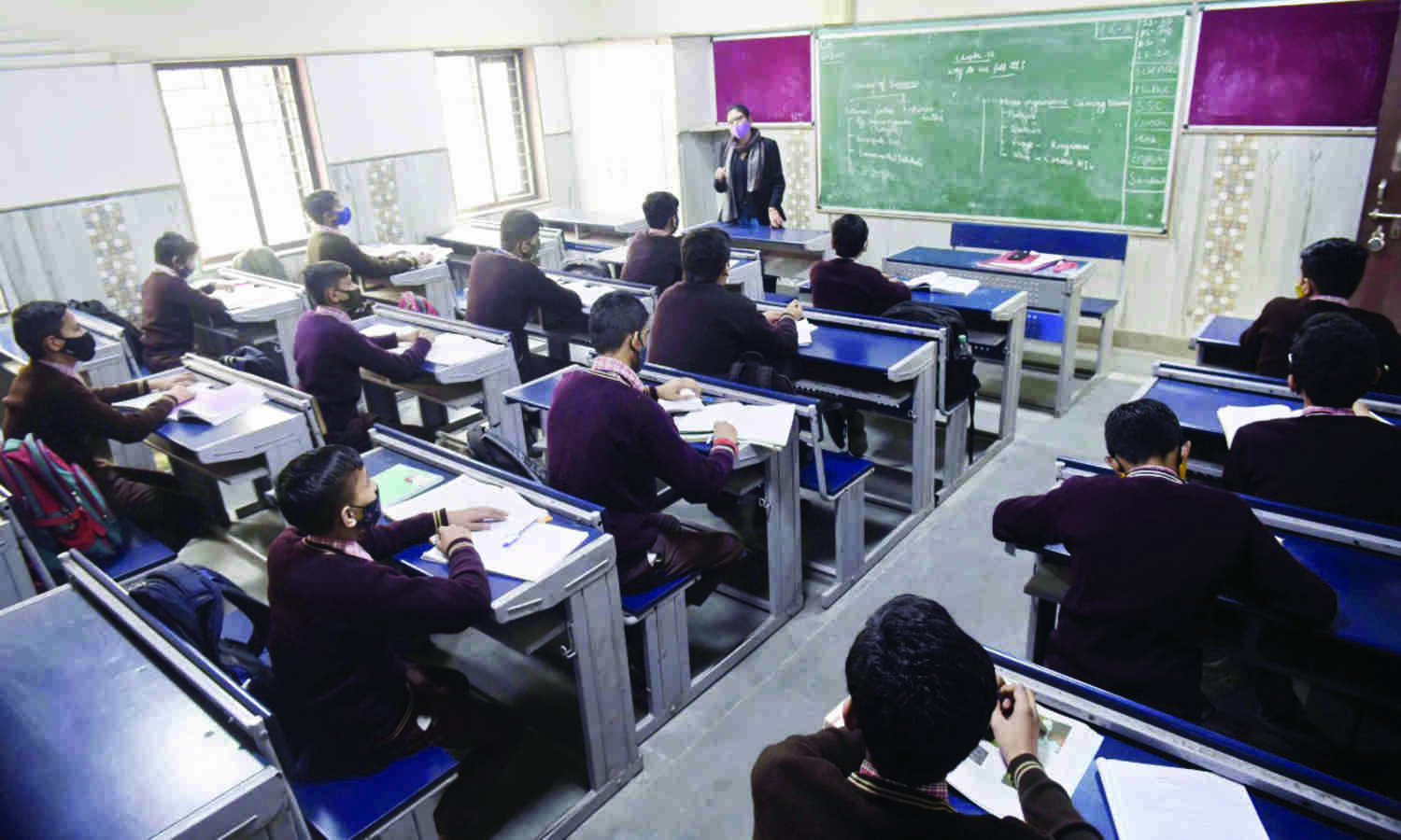 Performance of Delhi students of std 8 &   10 better than national average: Govt study