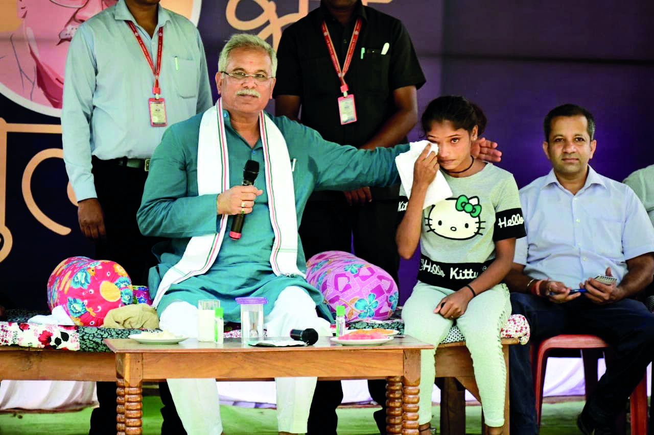 Baghel helps girl in distress, provides Rs 3L financial aid