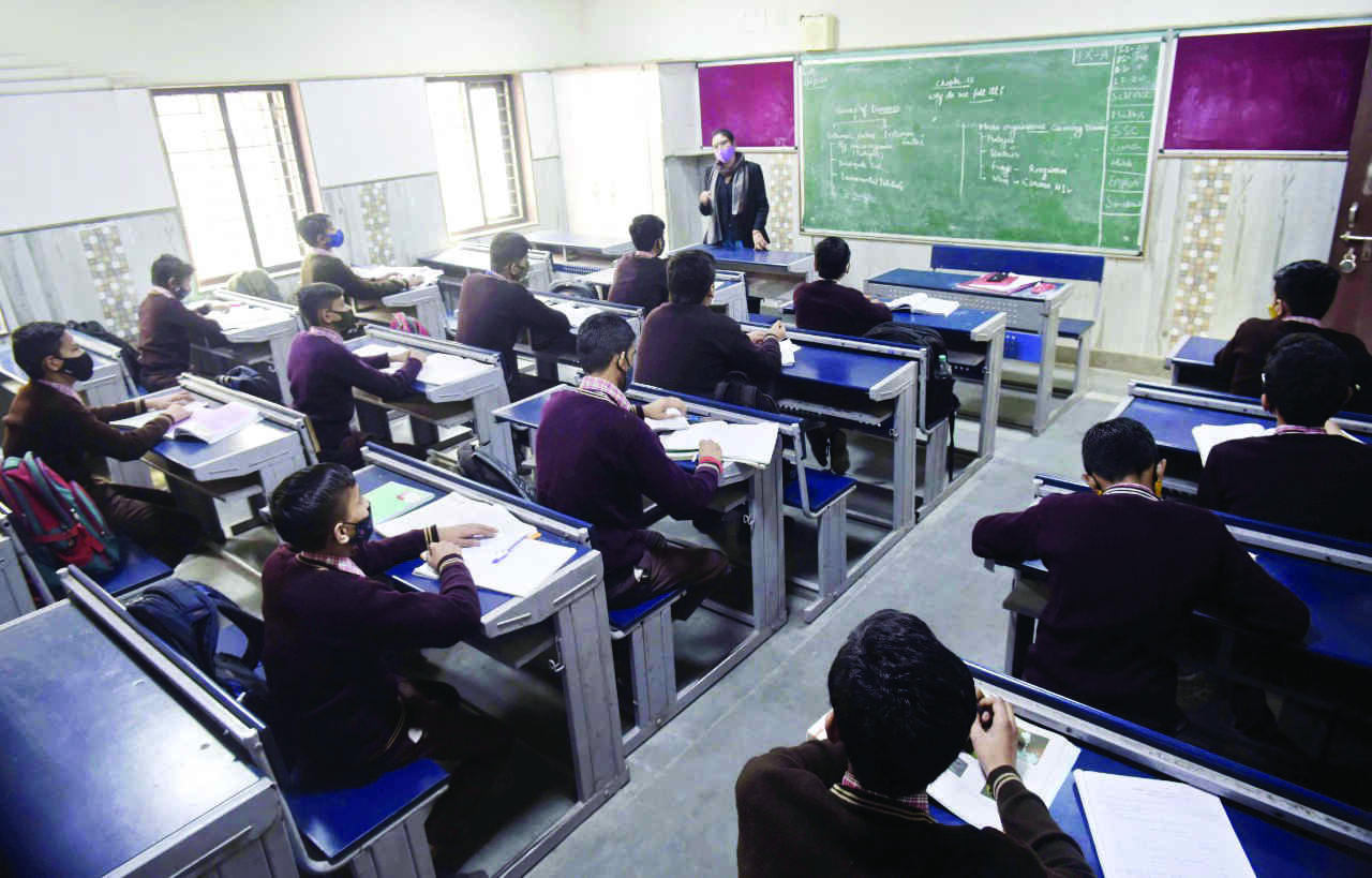 Performance of Delhi students of std 8 &   10 better than national average: Govt study