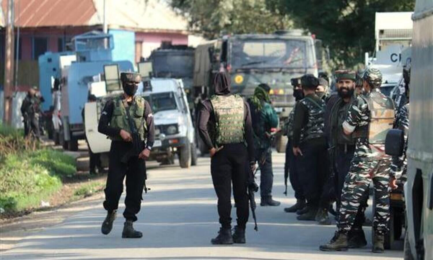 Four Lashkar-e-Toiba militants killed in two encounters in Kashmir
