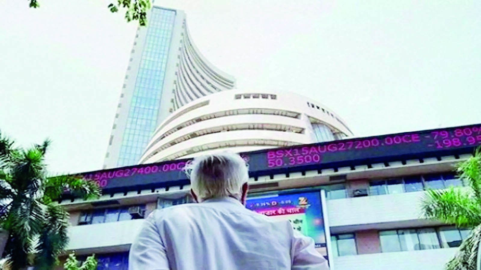 Macro data, global cues to dictate market trend this week: Analysts
