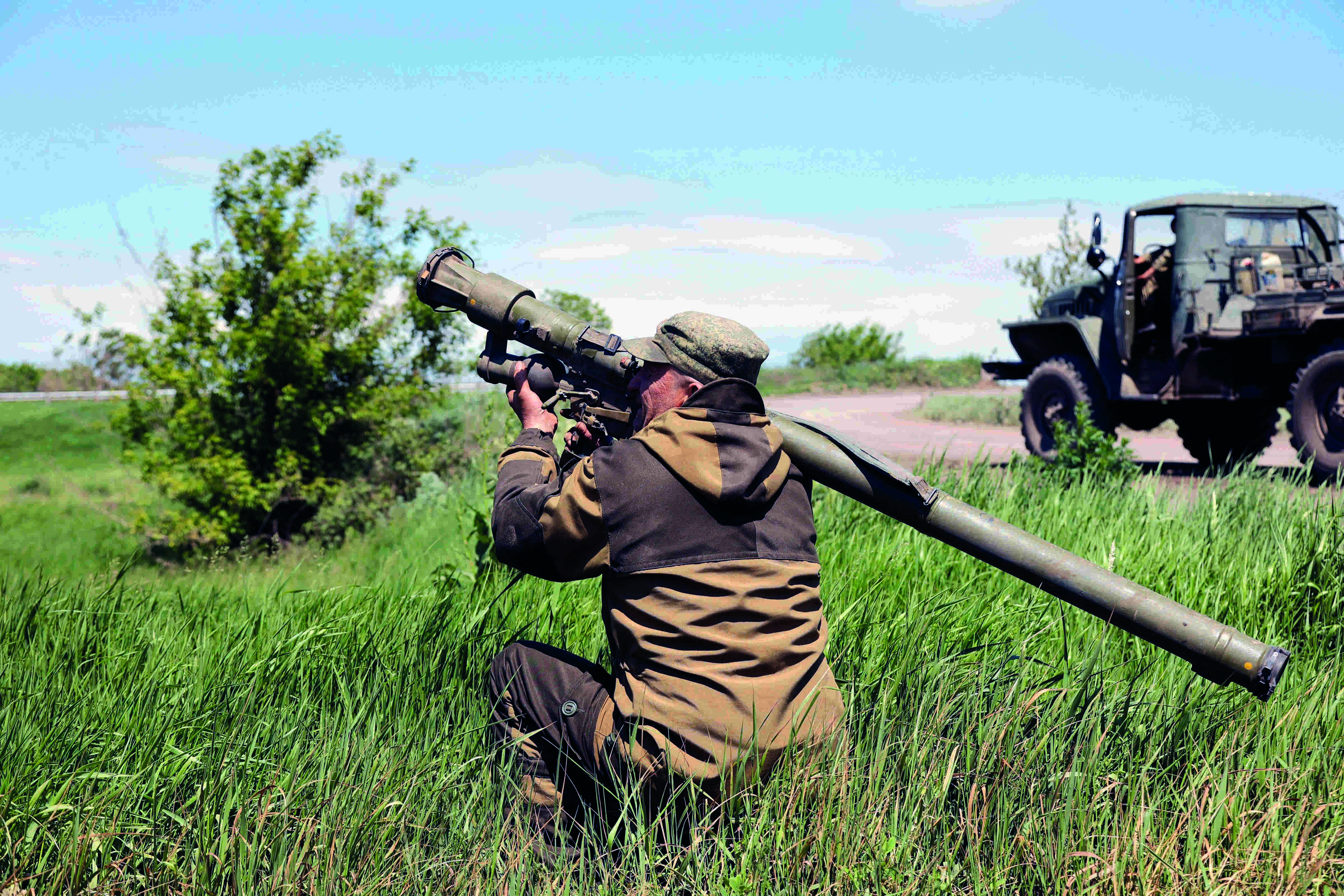 Russia takes small cities, aims to widen east Ukraine battle Russia takes small cities, aims to widen east Ukraine battle