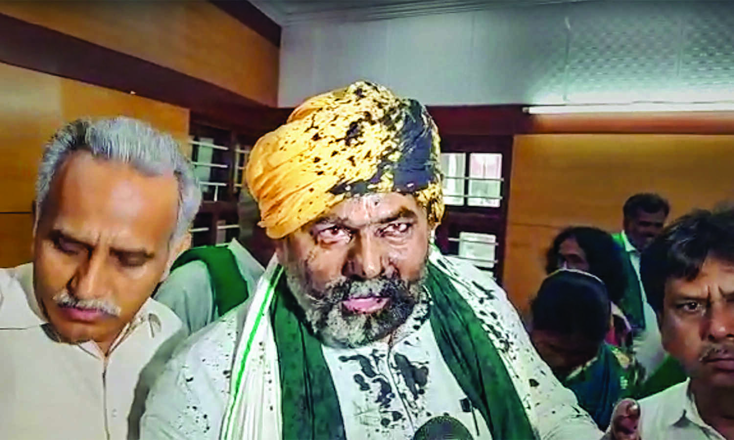 Black ink thrown on farmer leader Rakesh Tikait in Bluru
