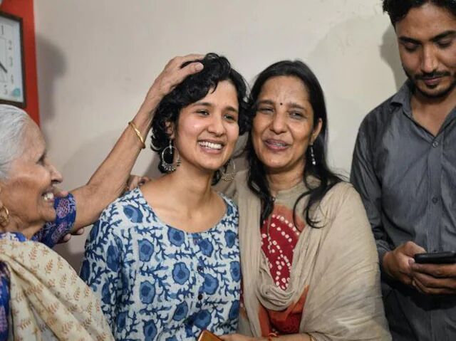 Shruti Sharma tops Civil Services exam, women secure first 3 ranks Shruti Sharma tops Civil Services exam, women secure first 3 ranks