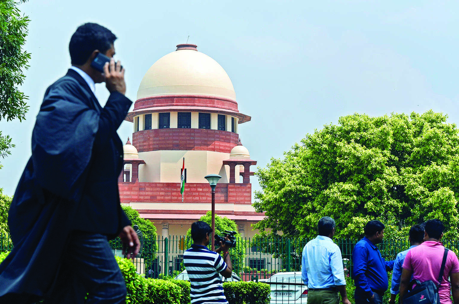SC insists on physical presence of lawyers to argue in court SC insists on physical presence of lawyers to argue in court