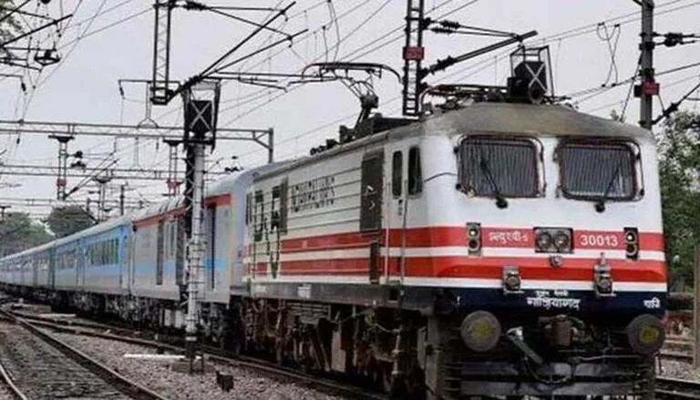 New Jalpaiguri-Dhaka Mitali Express flagged off New Jalpaiguri-Dhaka Mitali Express flagged off
