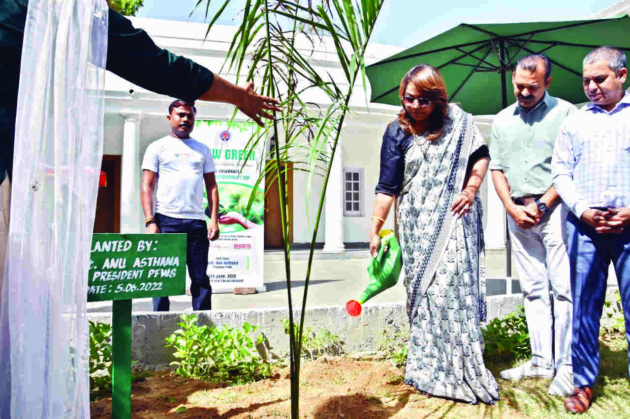 Delhi Police plants over 10,000 saplings
