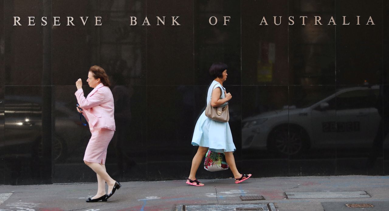 Australian central bank hikes rate for 2nd time in 5 weeks Australian central bank hikes rate for 2nd time in 5 weeks