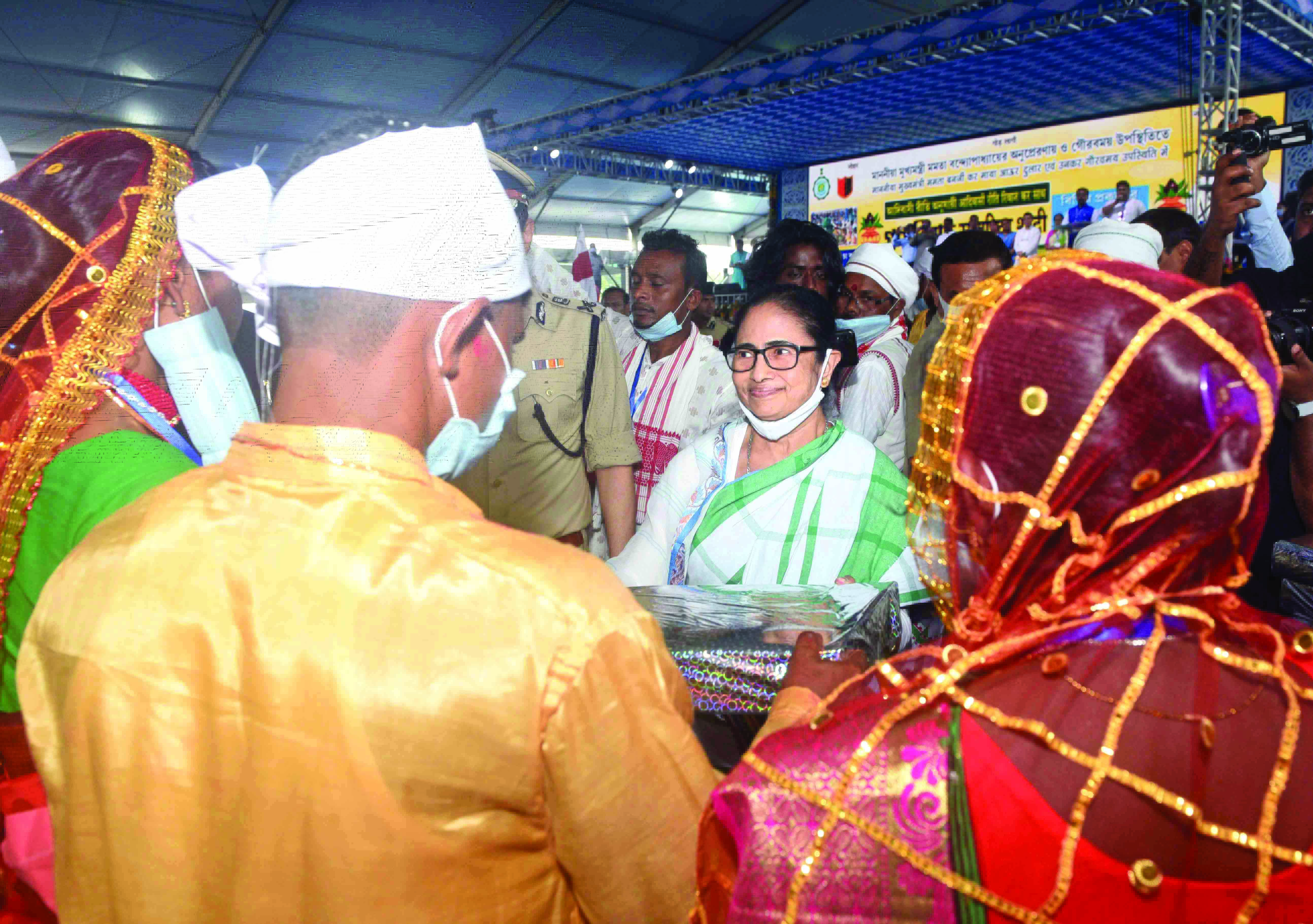 CM announces 15% interim wage increase for tea garden workers CM announces 15% interim wage increase for tea garden workers