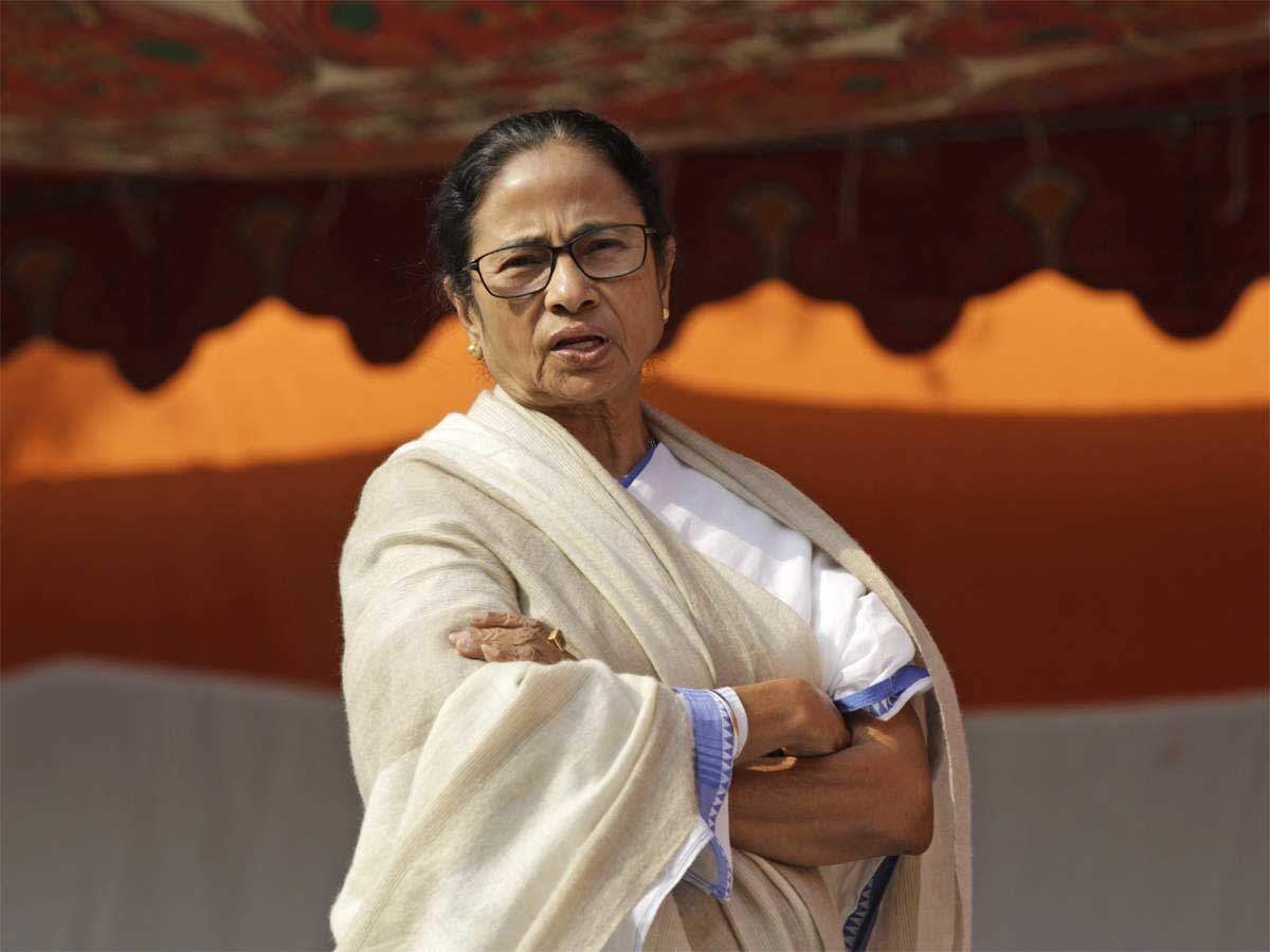 Return to public life soon: Mamata prays for Sonias recovery Return to public life soon: Mamata prays for Sonias recovery