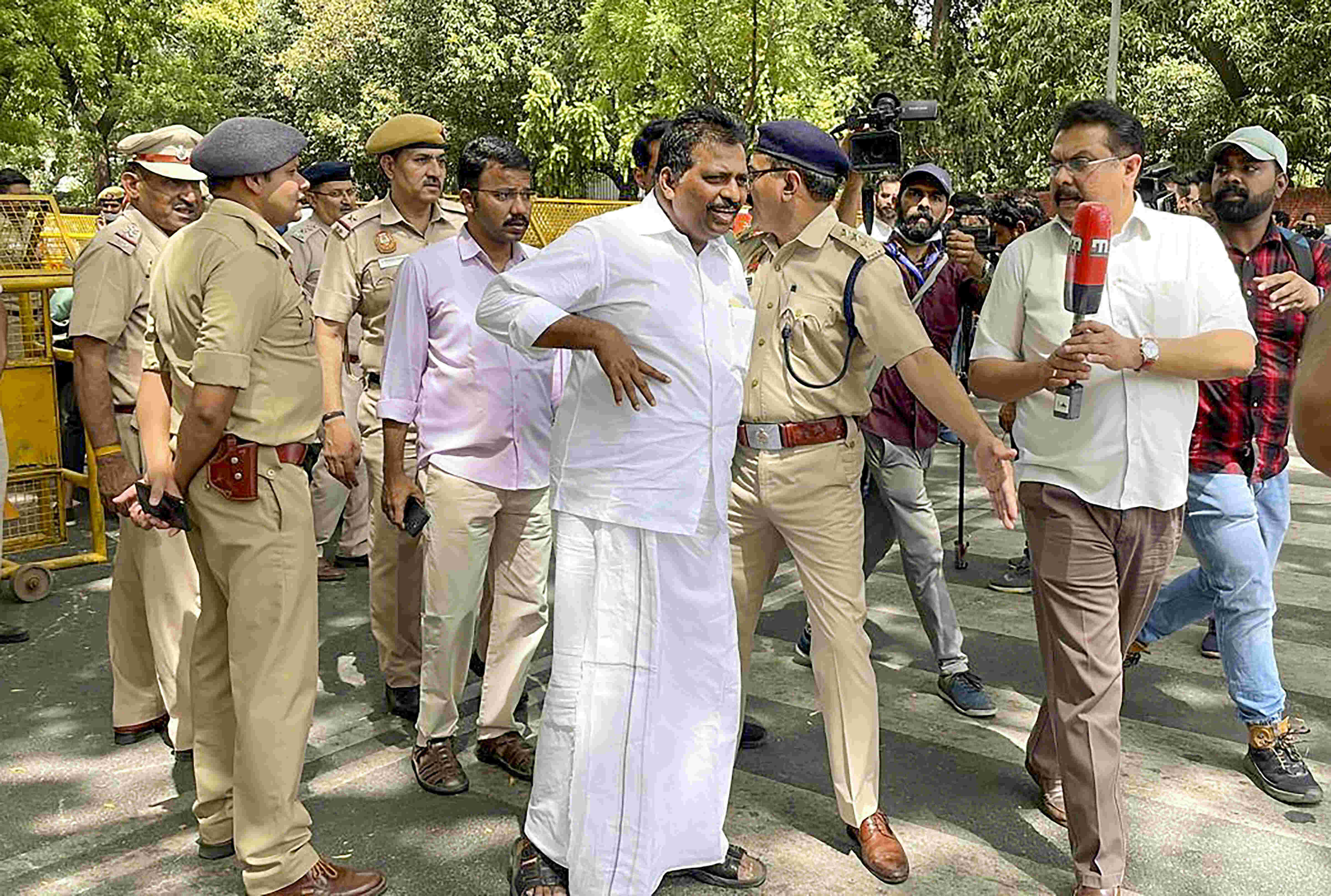 Cong says govt scared of Rahul Gandhi, undeclared emergency in Delhi Cong says govt scared of Rahul Gandhi, undeclared emergency in Delhi