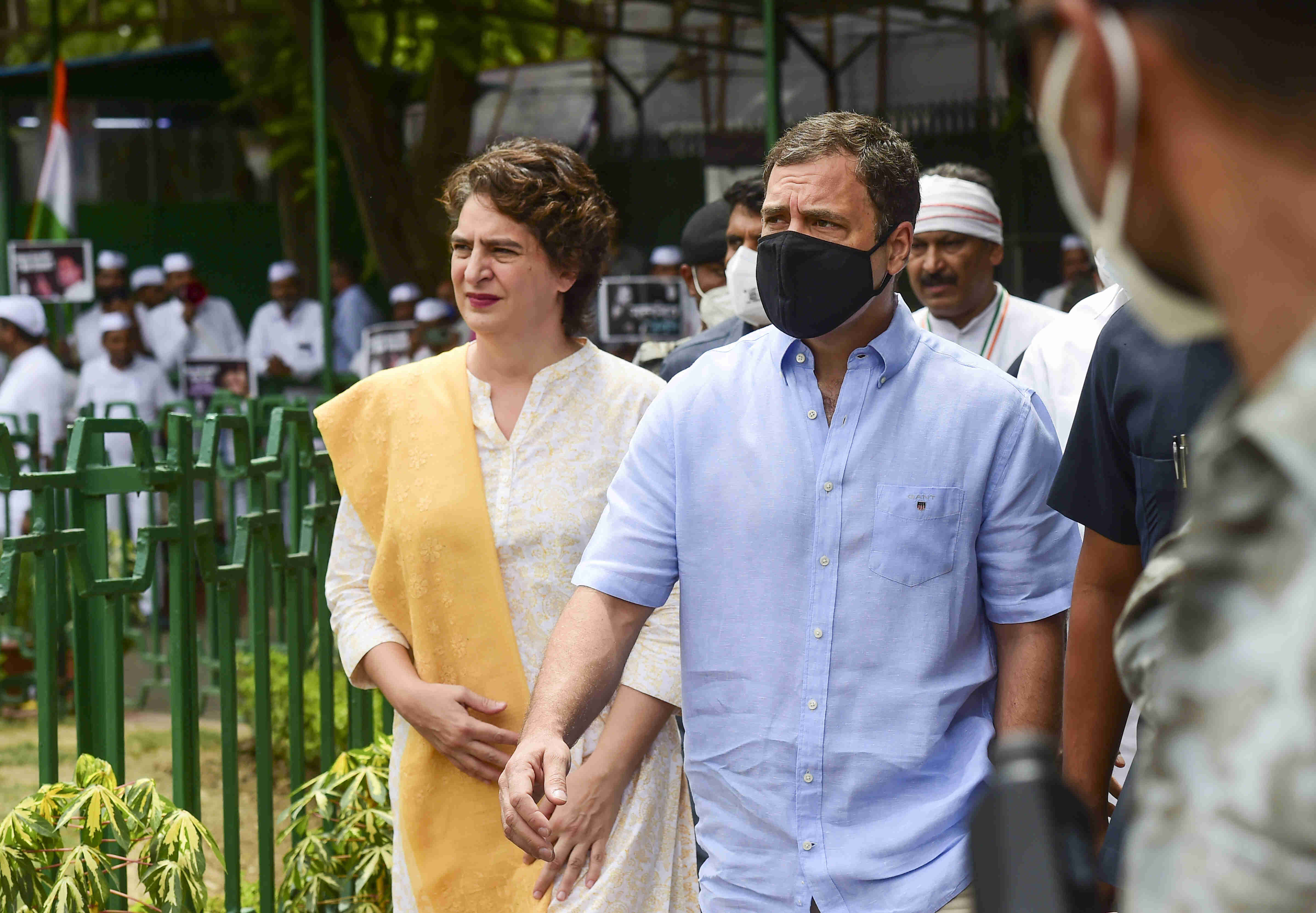 ED questions Rahul Gandhi in National Herald money laundering case ED questions Rahul Gandhi in National Herald money laundering case