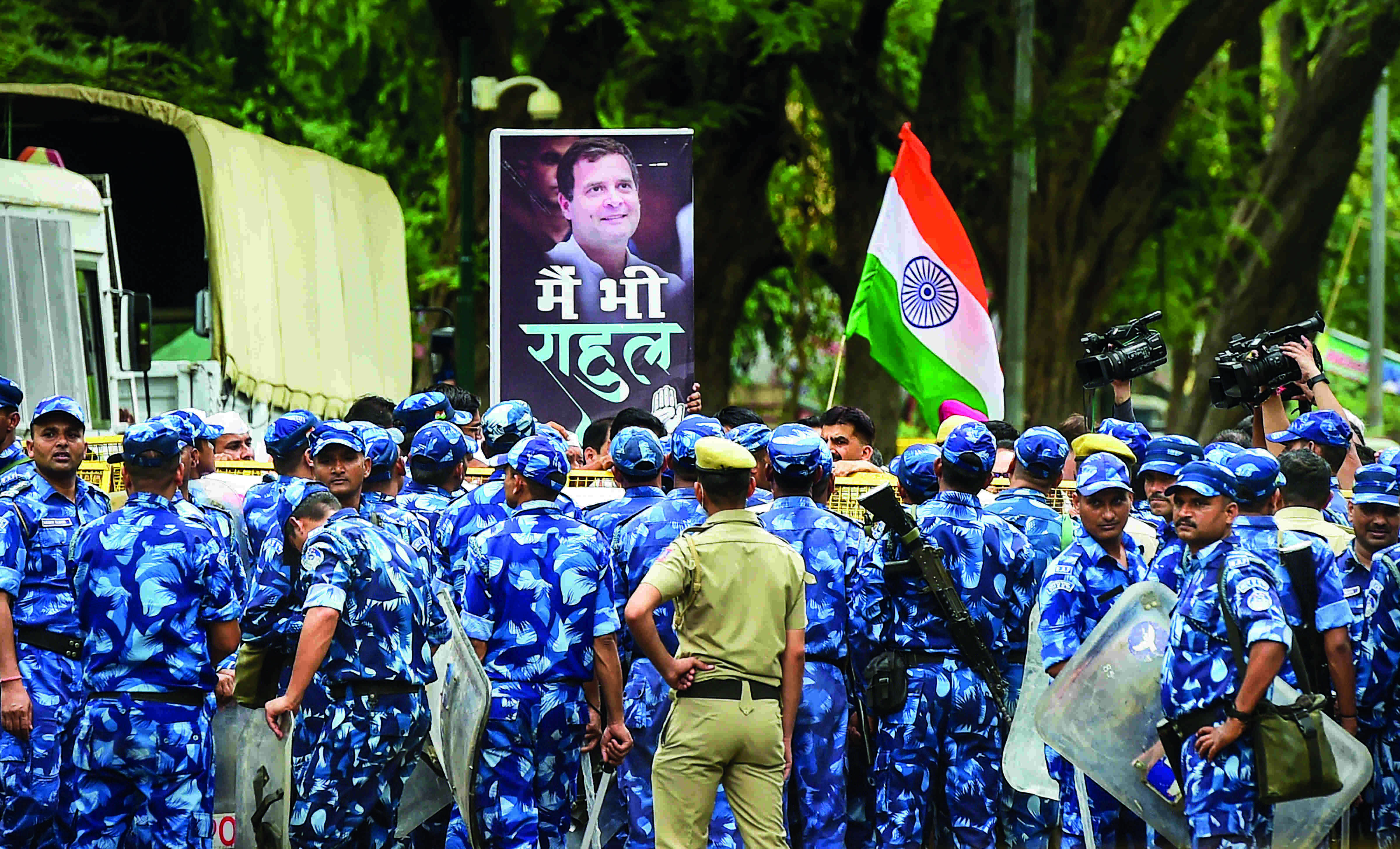 Cong protests pan India against questioning of Rahul by ED Cong protests pan India against questioning of Rahul by ED