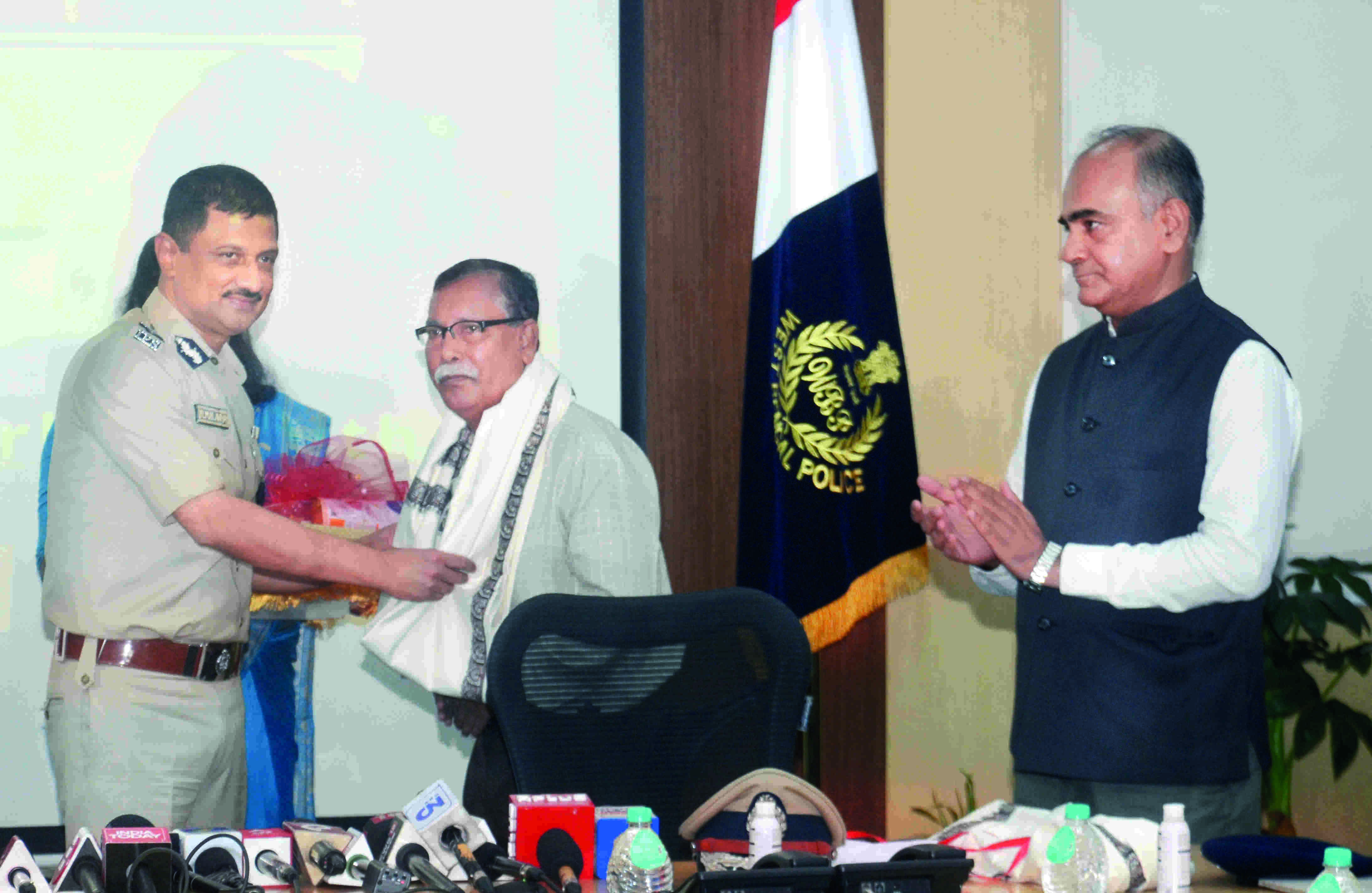 Stamp released to commemorate 125 yrs of Finger Print Bureau