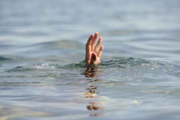 UP: 3 of family drown while bathing in Ganga UP: 3 of family drown while bathing in Ganga