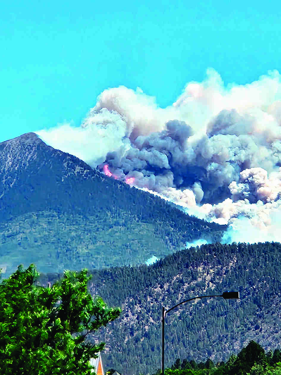 Western wildfires force evacuations in Arizona, California Western wildfires force evacuations in Arizona, California