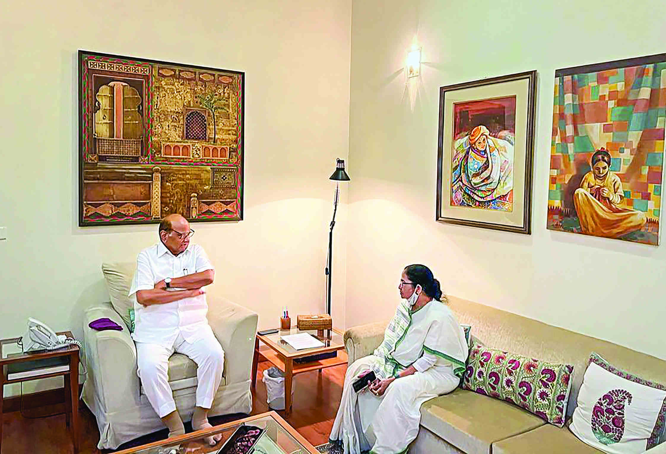 Mamata meets Sharad Pawar ahead of mega meet