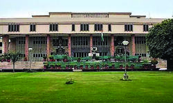 Family court judge shares personal mobile no., meets party in chamber Family court judge shares personal mobile no., meets party in chamber