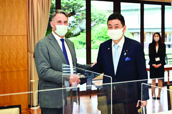 Japan and Australia to expand defence ties Japan and Australia to expand defence ties