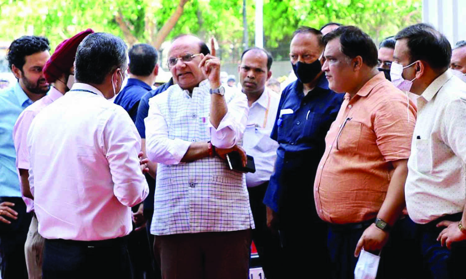 L-G directs NDMC to restore Gole Market